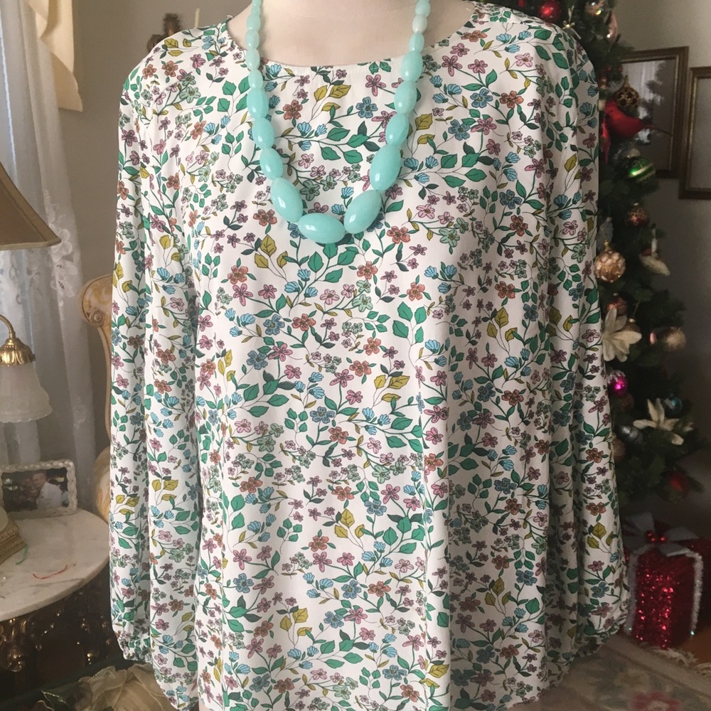 Loft floral long sleeve top size L. C:664-5/19/26